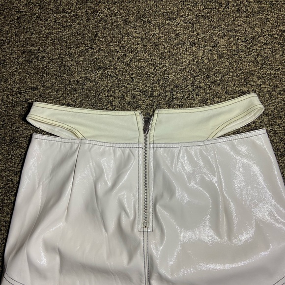 I.AM.GIA White High-Rise Faux Leather Straight Leg Pants. Size:L - Picture 11 of 16